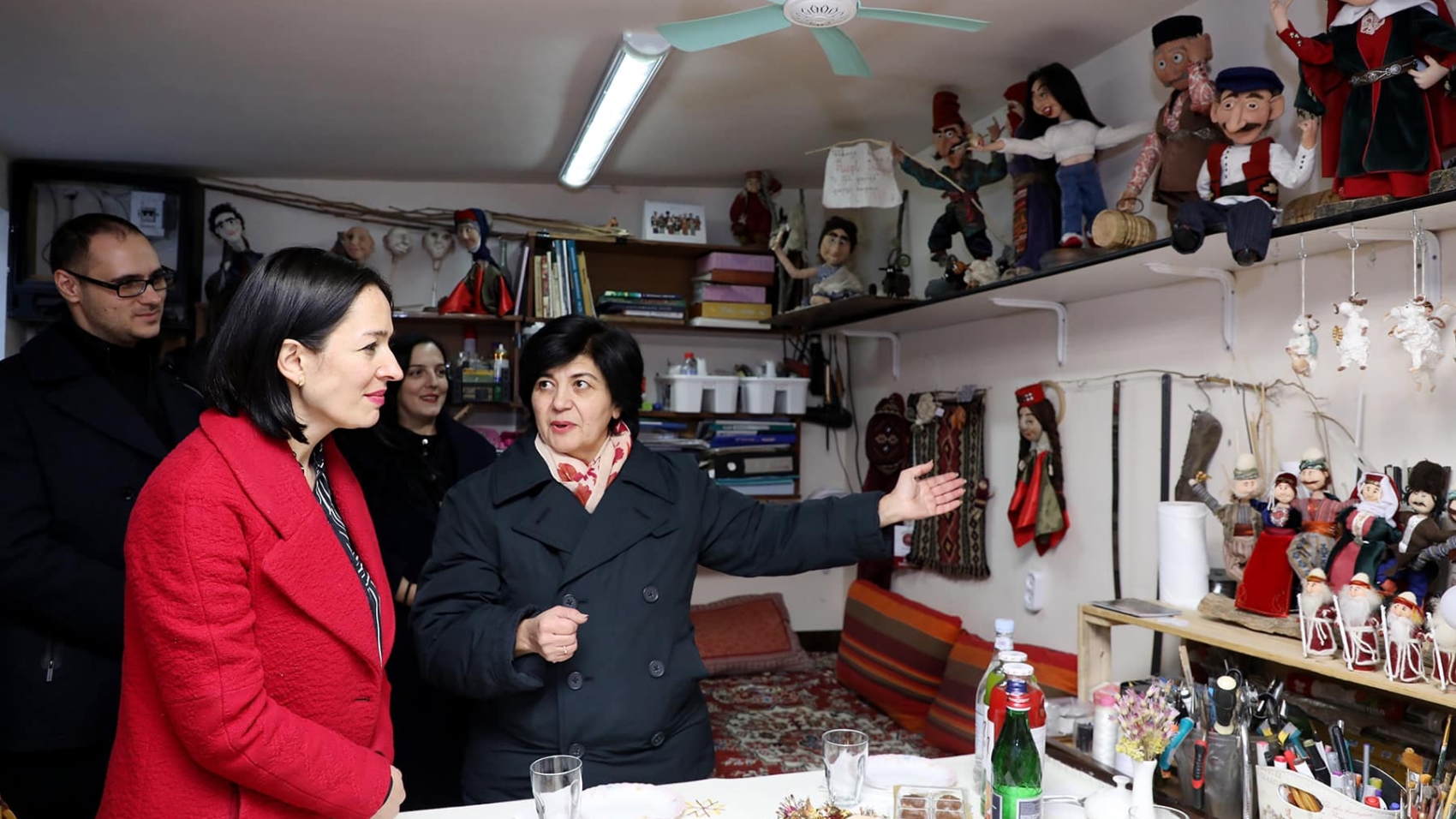 ԿԳՄՍ նախարար Ժաննա Անդրեասյանն այցելել է ժողովրդական վարպետ Ալլա Սարգսյանի արվեստանոց