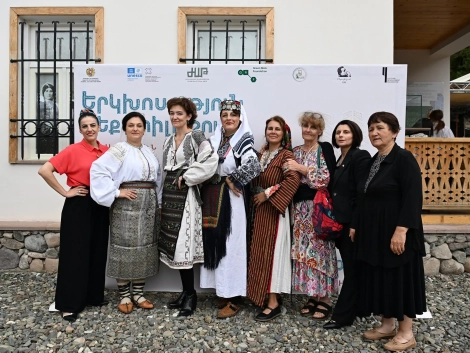 Տեղի ունեցավ «Երկխոսություն տեքստիլի շուրջ» միջազգային ցուցահանդեսը